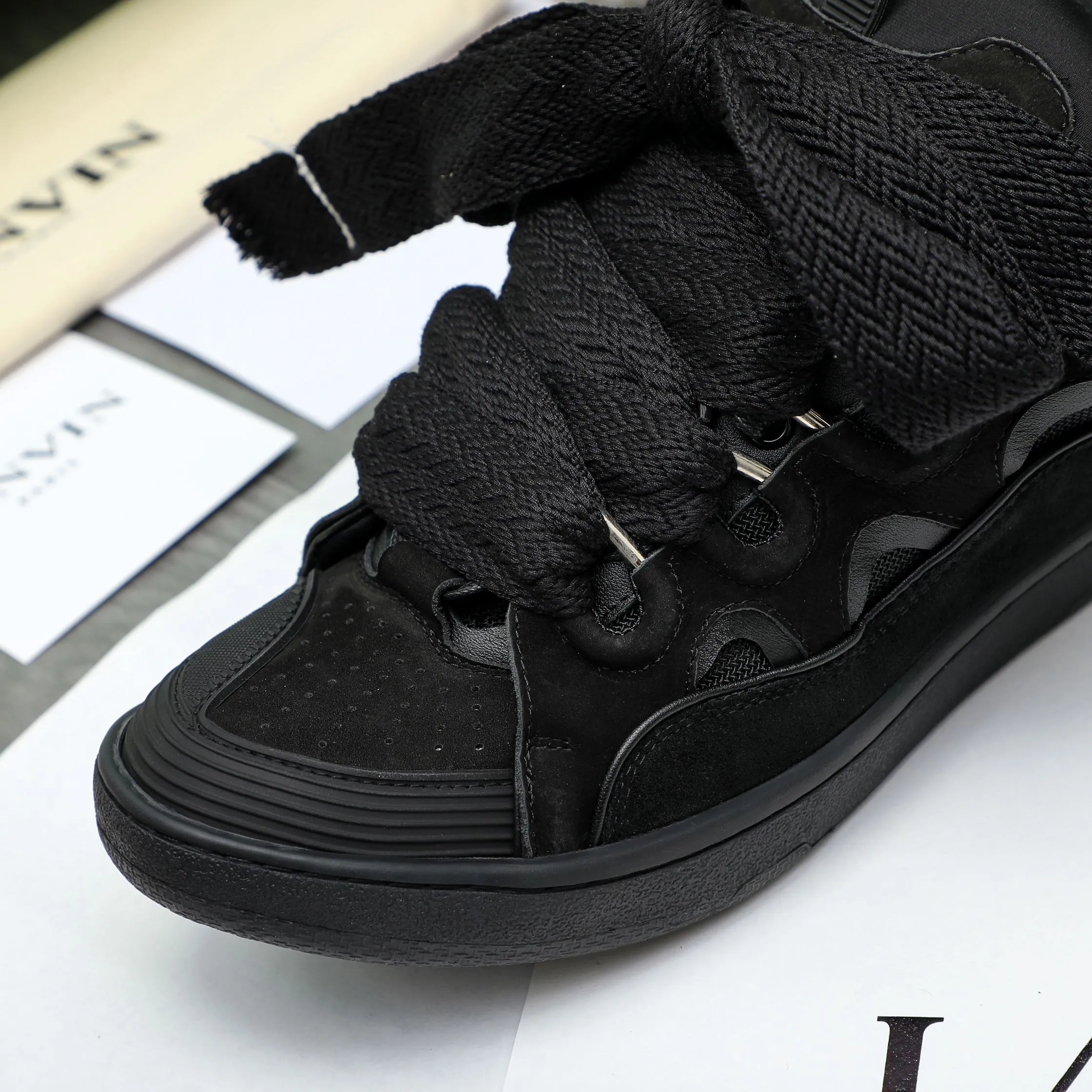 Men's shoes 💰740 [Lanvin] Lanvin high-end quality original casual shoes for couples - Upper: imported frosted cowhide stitched with breathable mesh - Lining: Lycra elastic lining - Outsole: original rubber outsole - Super high quality control·Fine workmanship: highlighted (high-end·luxury·grade) -Size: 36-45 (45 can be customized)